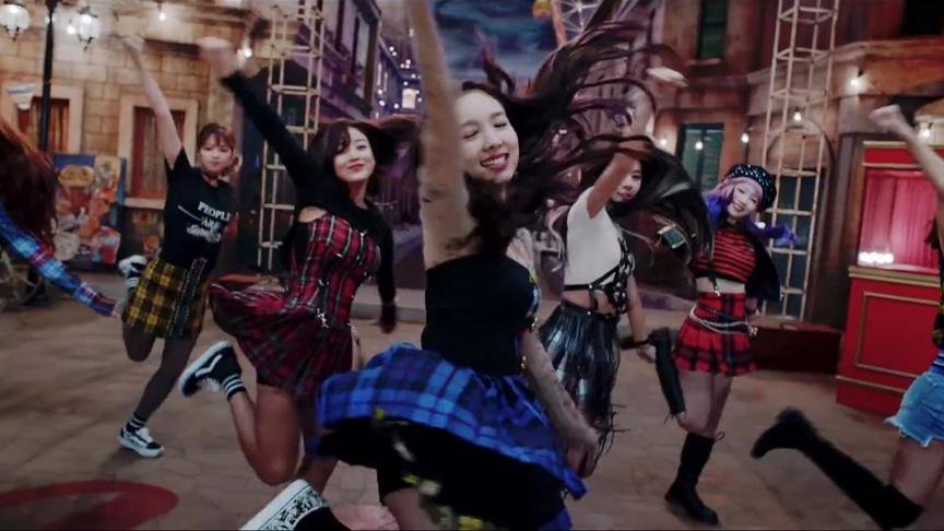 [图]TWICE《YES or YES》MV首播，九人九色可爱又梦幻