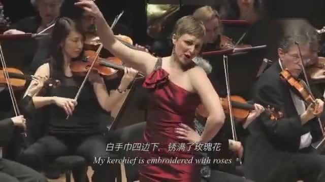 [图]中文十级！美国女高音演唱《玛依拉》变奏曲，厉害了！