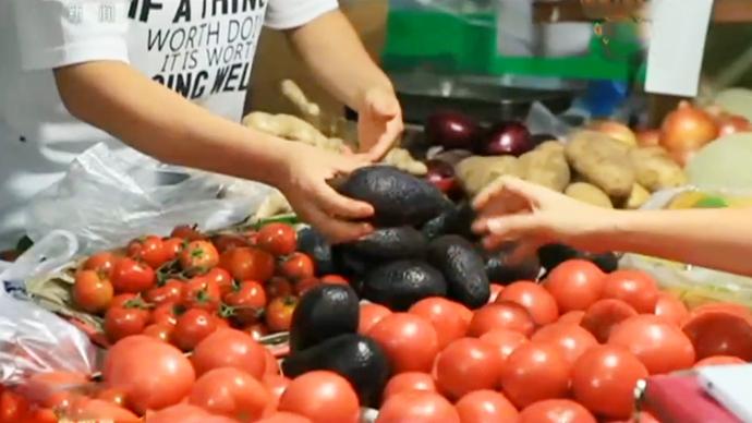 [图]央视海采｜时间去哪儿了？三源里菜市场 一城味道 百样人生