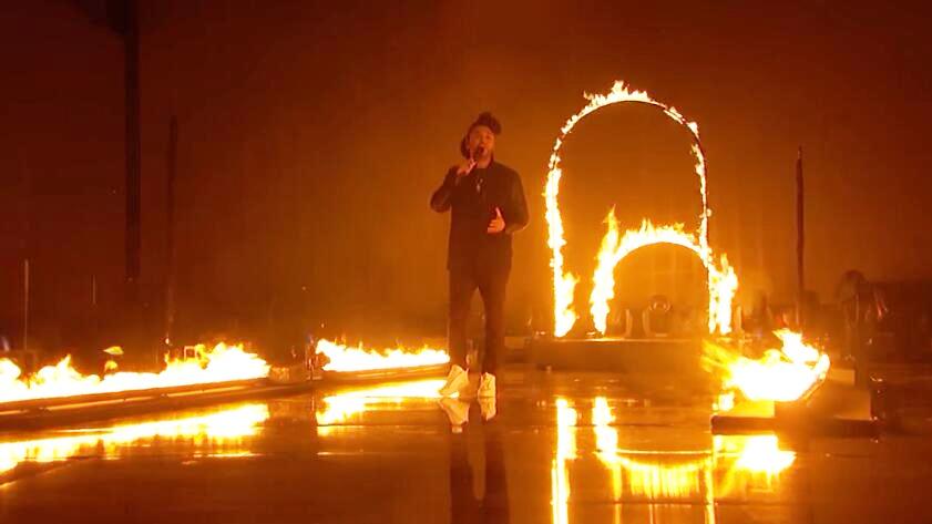 [图]the weeknd-The Hills（AMAs 2015)现场版