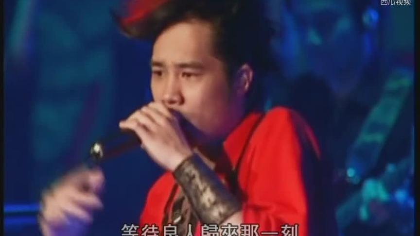 [图]S.H.E演唱会请来tank现场演唱《三国恋》你是否还记得这首经典？