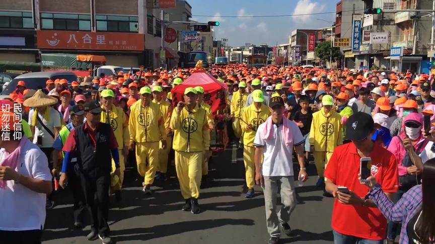 [图]白沙屯妈祖回銮行经北港武德宫前