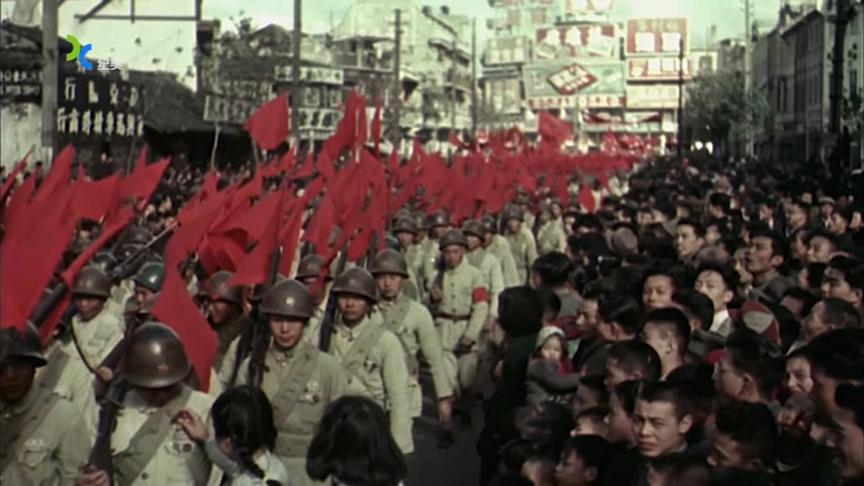 [图]1949年苏联摄影师镜头下的上海，摄影队与杨树浦电厂轰炸狭路相逢