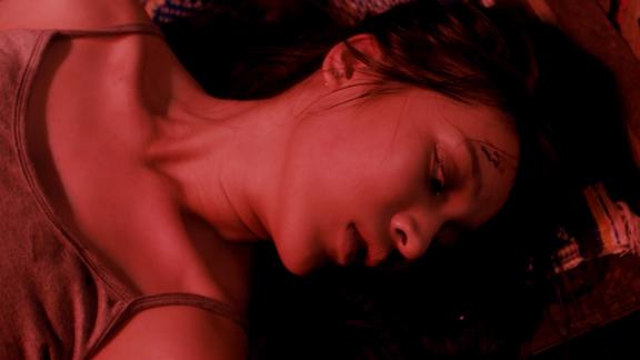 《金三角大营救》_女孩被迫染上毒瘾，毒枭让她干什么就得干什么