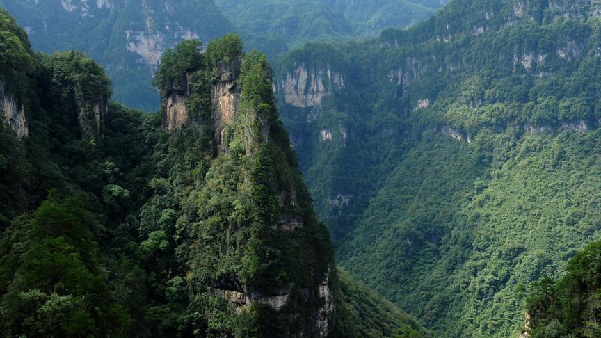 [图]地学旅游专家李忠东谈四川地质公园：体系完整 前景无限