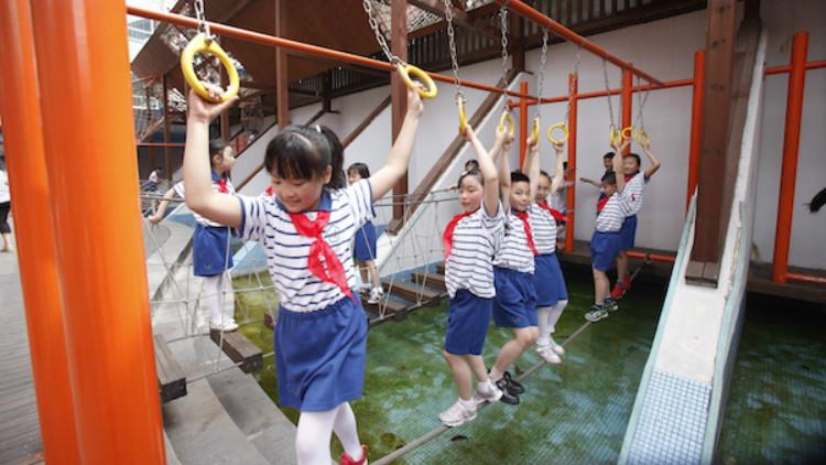 [图]几代人的集体记忆！“勇敢者道路”见证少年成长