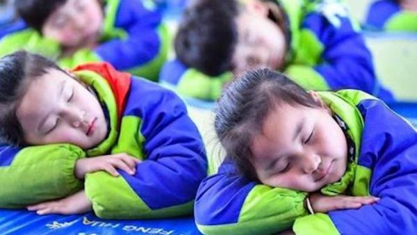 [图]中国超8成中小学生睡眠时长未达标