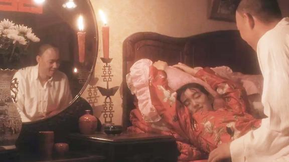 《霸王别姬》_一部华语电影难以超越的高峰，排名第一的国产电影，值得你去观赏