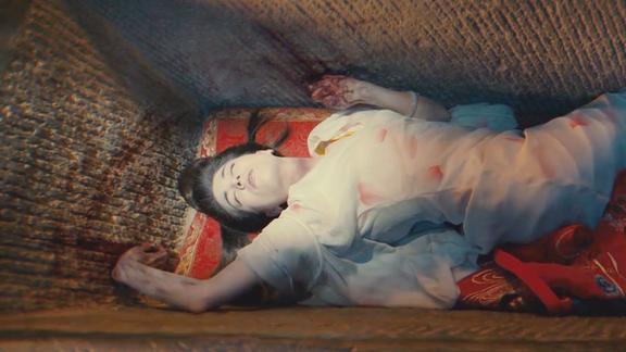 《失孤》_女子假装死去，被放进棺材里后，悲剧发生了