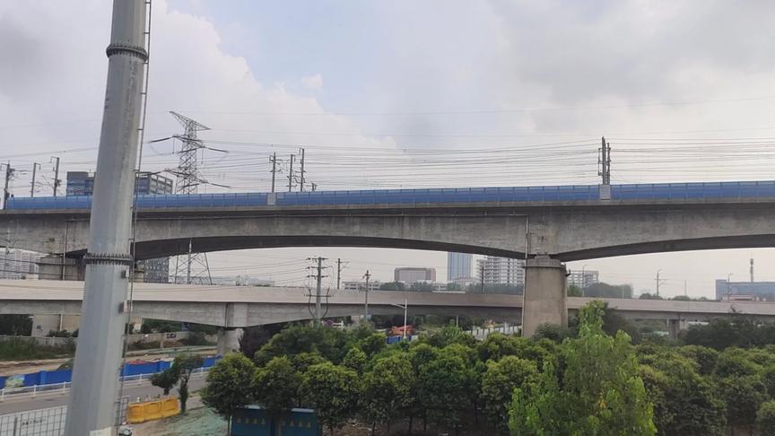 [图]【世界首座六线铁路桥】坐地铁看高铁 看地铁和高铁并行