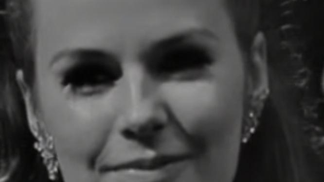 [图]Anni-Frid Lyngstad sings En Ledig Dag in 1967