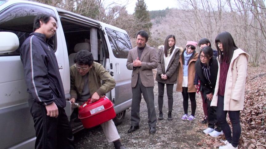 [图]四名女大学生误入全男人山村，开始了一生的噩梦！