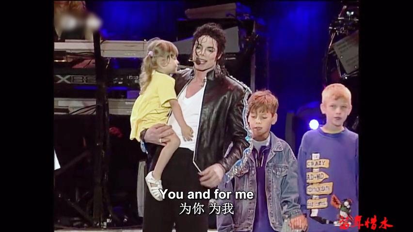 [图]1997 MJ携手小女孩现场演唱被写进大学教科书的世界和平之歌！