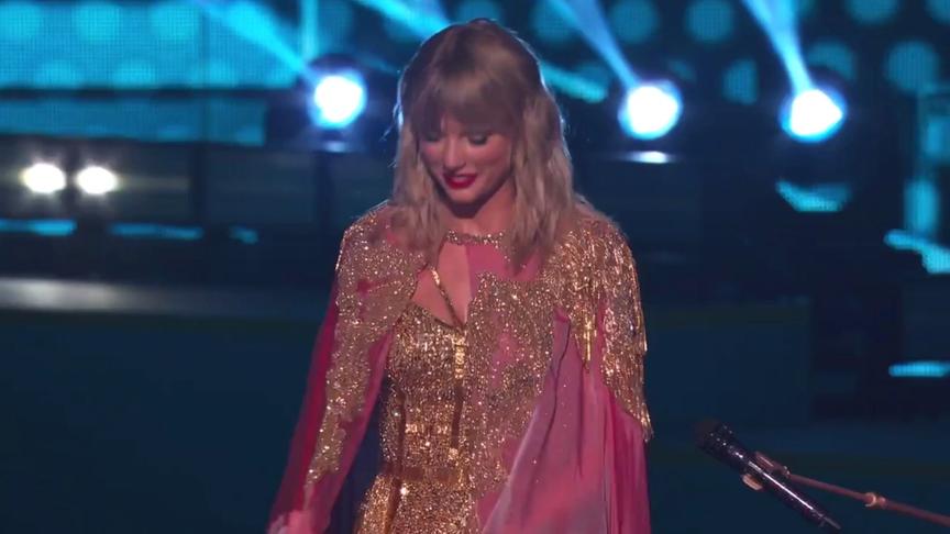 [图]霉霉Taylor Swift最新全美音乐奖热单串烧，卡妹与猴西助阵！