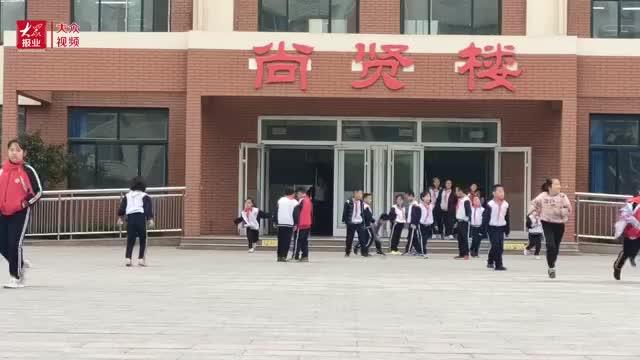 [图]无棣县第二实验小学：跟着课本学党史