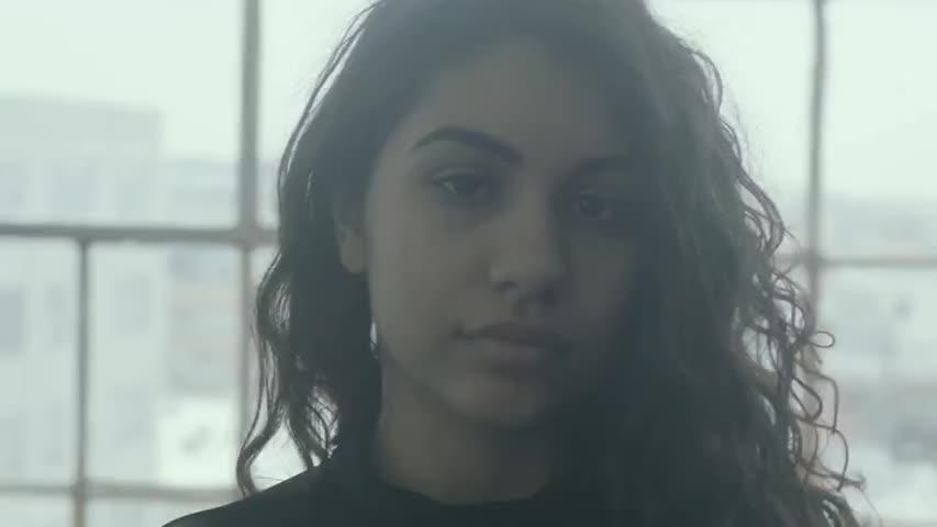 [图]Alessia Cara-Scars To Your Beautiful