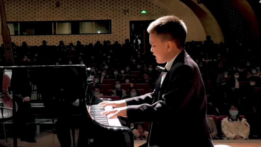 [图]12岁演格里格a小调钢琴协奏曲三乐章 #音乐会 #钢琴 #钢琴教学
