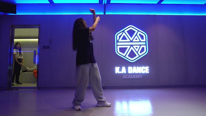 [图]【K.A】GuanGuan Choreo：Lights Out#街舞 #编舞