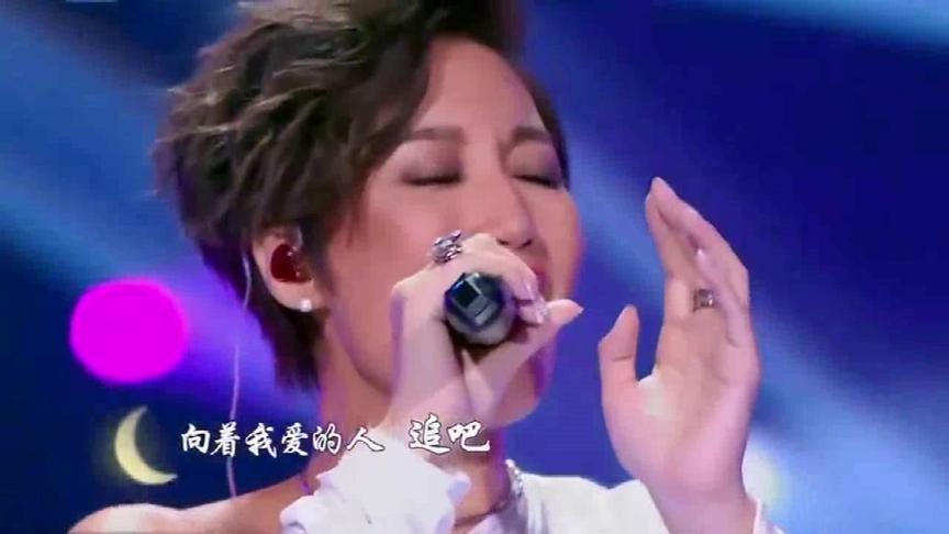 [图]天生歌姬黄丽玲献唱《月牙湾》,听完忍不住让人单曲循环的歌曲