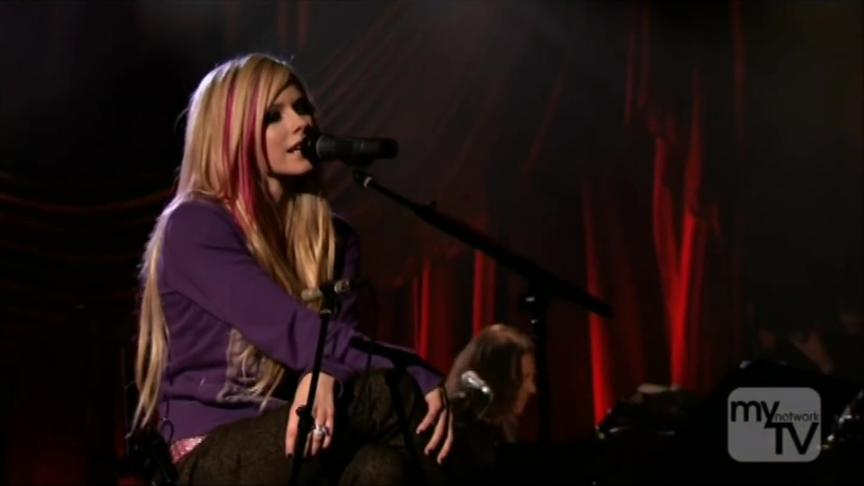 [图]Avril Lavigne - Innocence （Live in Roxy Theatre）