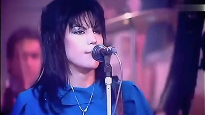 [图]Joan Jett《I Love Rock N' Roll》激情现场，值得珍藏的摇滚经典