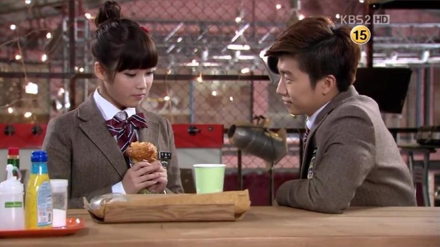 [图]Dream High:IU&佑荣两个幼稚鬼互相吃醋，终于坦白心意