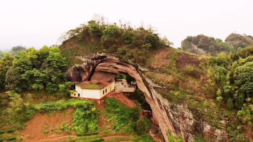 [图]江西石巩寺，隐藏在岩洞的寺庙，宋代有一位皇帝赐名江西第一名山