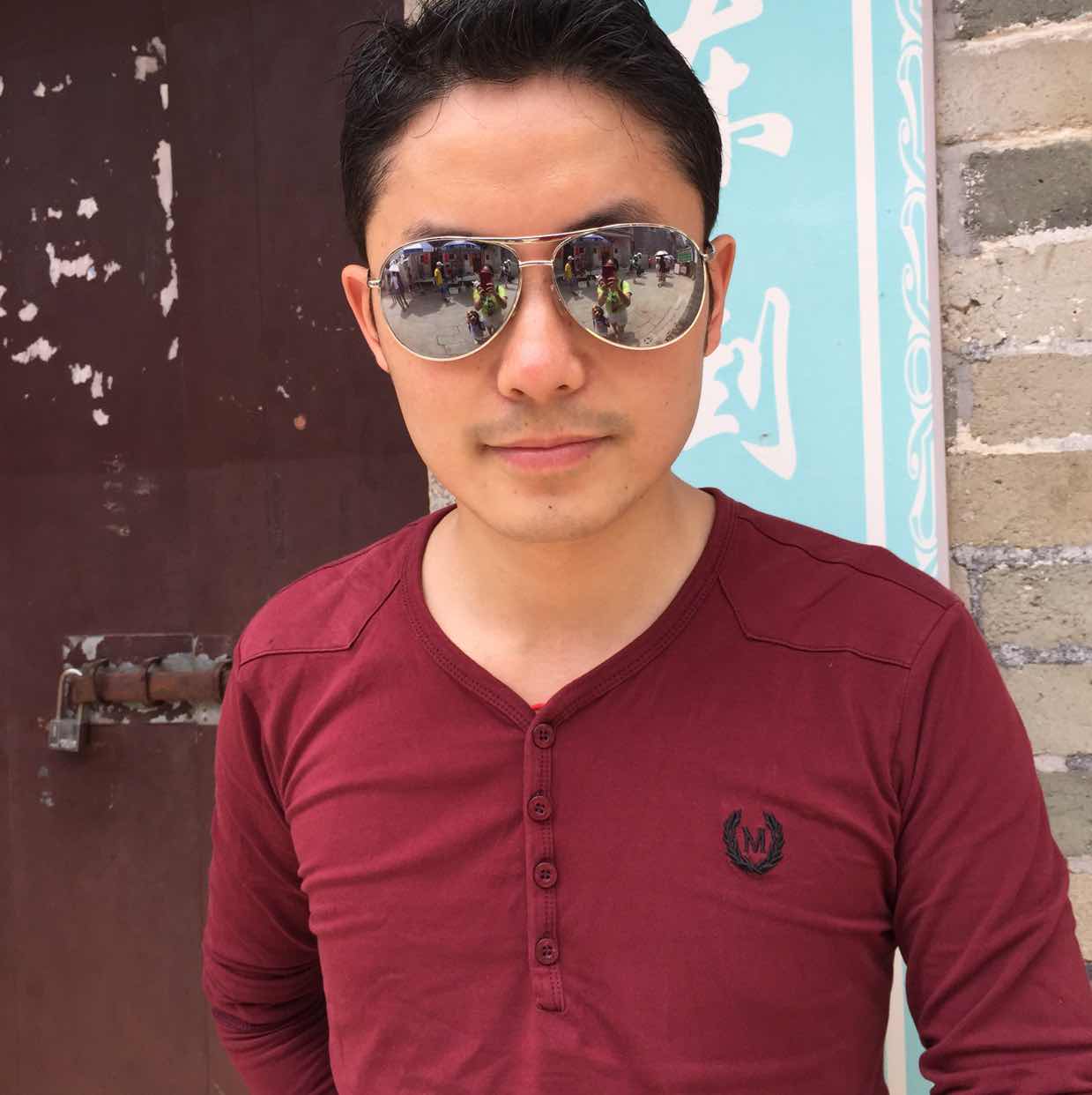 曹阳167453591头像