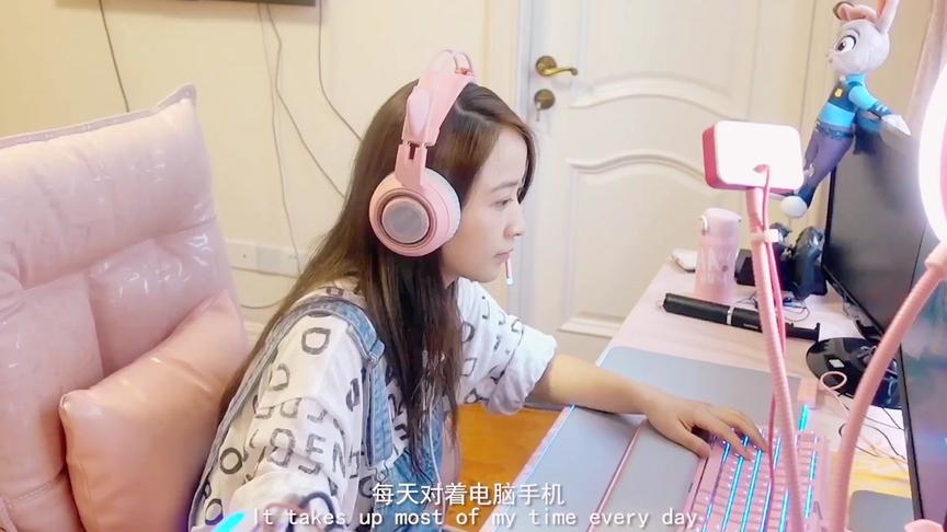 板娘小薇Vlog01:世界呢么大，游戏红人带你出去玩，