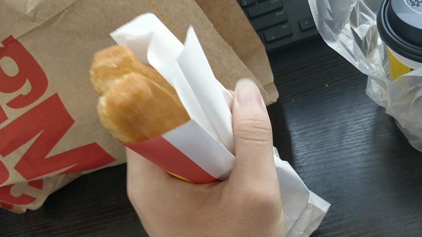 落星VLOG：第一次享用这么土豪的早餐，我要不要穿西装打领带啊