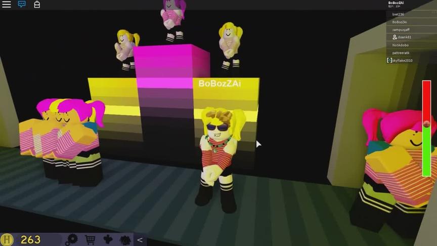 roblox 虚拟世界 “普通电梯”：黄双马尾“美少女”波波仔见过吗