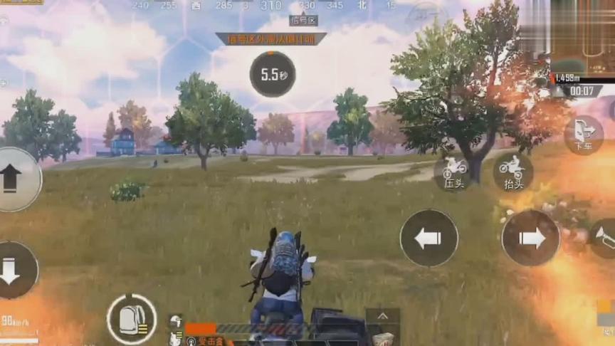 和平精英:鱼塘局遇奇葩队友，反向跑毒，成功带崩队伍!