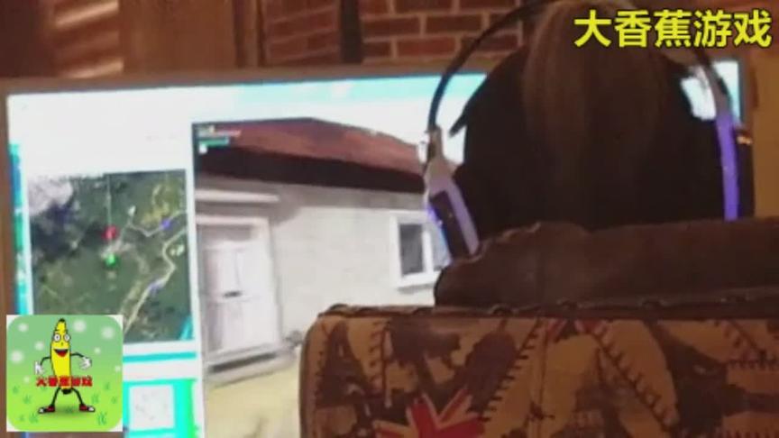 绝地求生：又在网吧看到开挂，最新雷达挂，让我想起了分屏主播