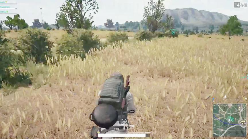绝地求生大逃杀：伏地魔躲在草里被别人阴了