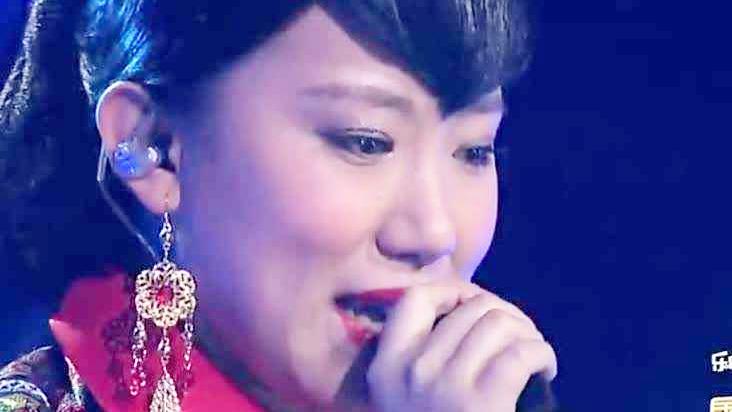 鸭蛋离婚后，网络开直播翻唱《大悲咒》，一段感情一段往事
