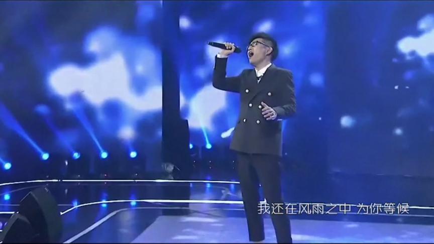 星光大道夺冠后一举成名，之后却默默无闻，渺无音讯！