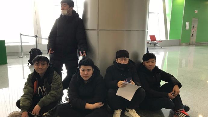 绝地求生：4AM抵达乌克兰征战SLi联赛！韦神不穿拖鞋，网友笑了！
