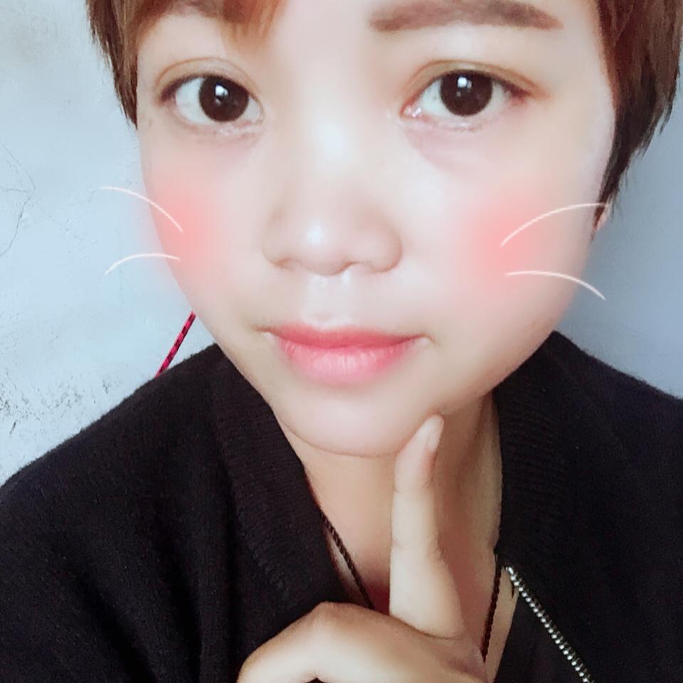 大露施华洛美甲副总裁头像