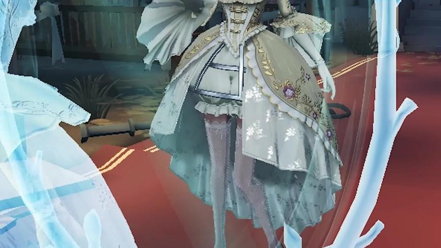 第五人格，我们女孩子，不到出门前一刻挑不到自己满意的衣服！