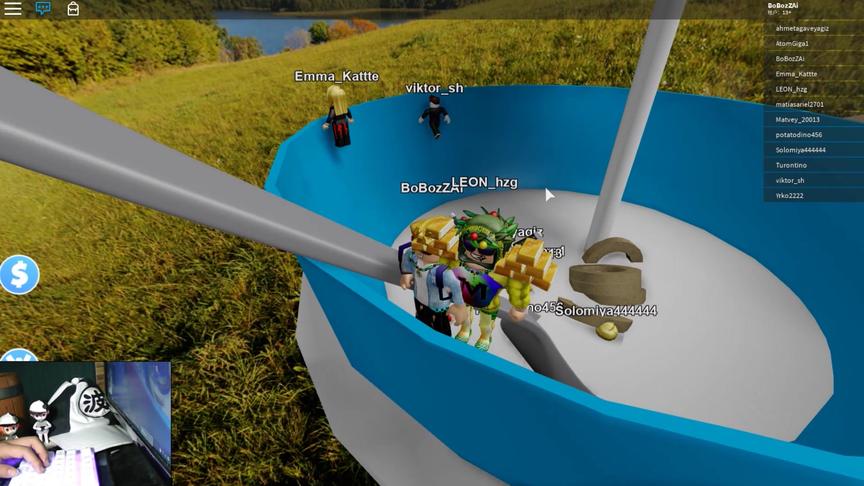 roblox虚拟世界“疯狂电梯模拟器”：我们怎么被倒进牛奶碗里了？