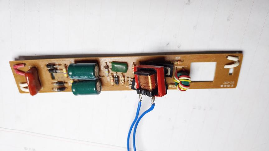 用废弃电路板上的一个元件提升低音炮低音，效果很满意