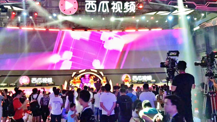 小林带你看CJ：我这辈子第一次见过如此豪华霸气的西瓜视频展台