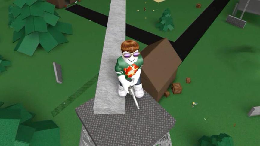 波波仔解说 roblox 枪模拟器：我不仅飞刀厉害，左轮也枪枪爆头！