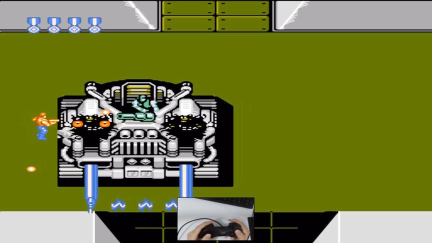 魂斗罗：手柄好难用啊，第二关该如何通过？