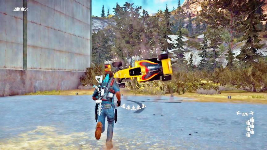 小林解说：将F1赛车扣在墙上荡秋千，这样的操作第一次见！