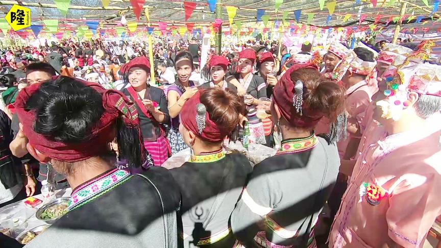 中国只有不到4000人的克木人过节 刚好赶上去一起过年 欢歌笑语