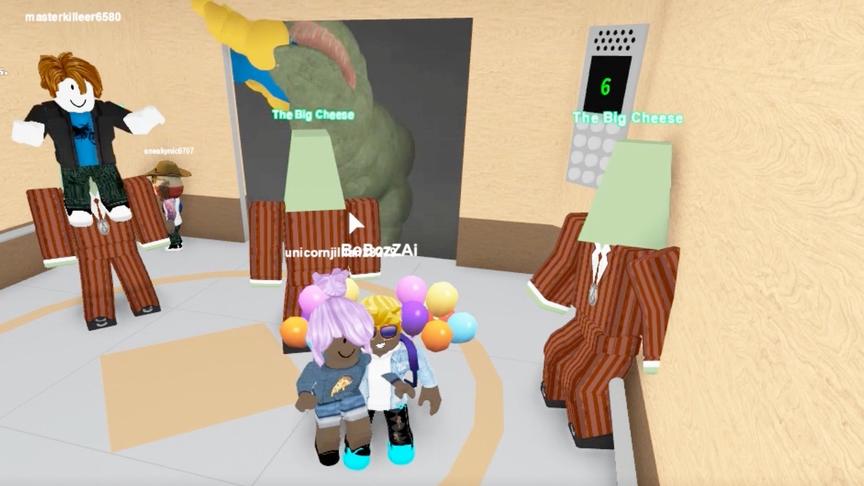 roblox虚拟世界“普通电梯”：霸王龙竟然把健身教练咬走了！