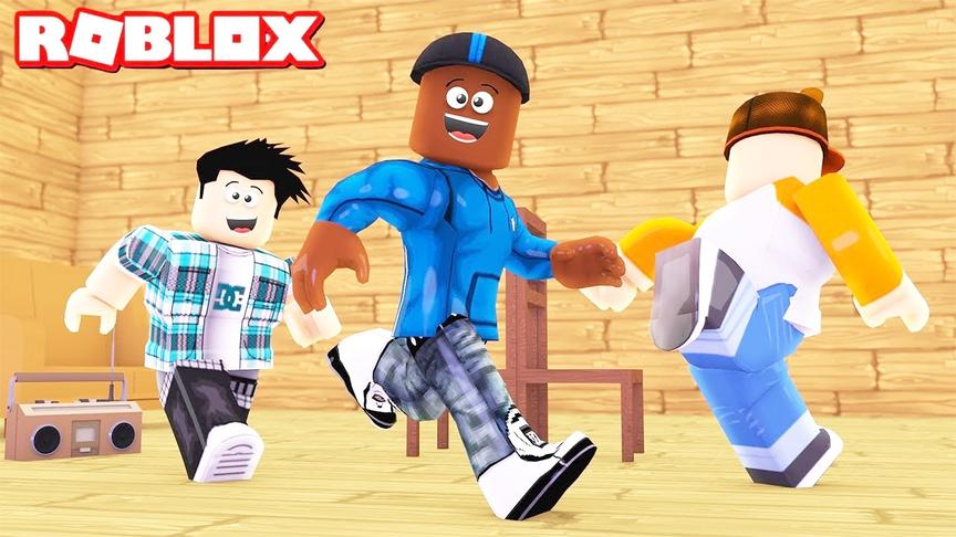 Roblox音乐椅模拟器：大家一起抢椅子！想赢真的太难了！