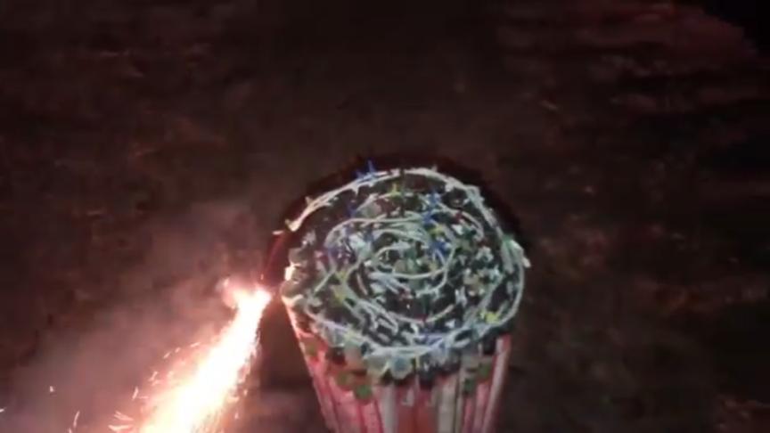 巨型罗马蜡烛烟火