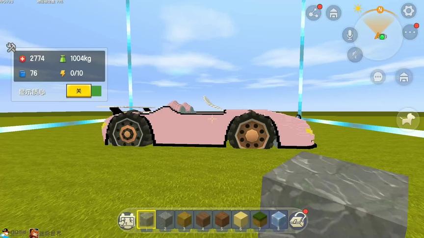 和小伙伴儿一起开宝马跑车，才一会儿就被熊孩子给捣乱霍霍完了。